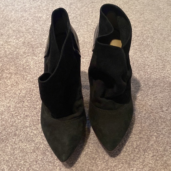 L.A.M.B. Black suede heeled booties - Picture 2 of 11
